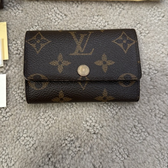 Louis Vuitton 6 Key Mono Fuchsia - Picture 3 of 9